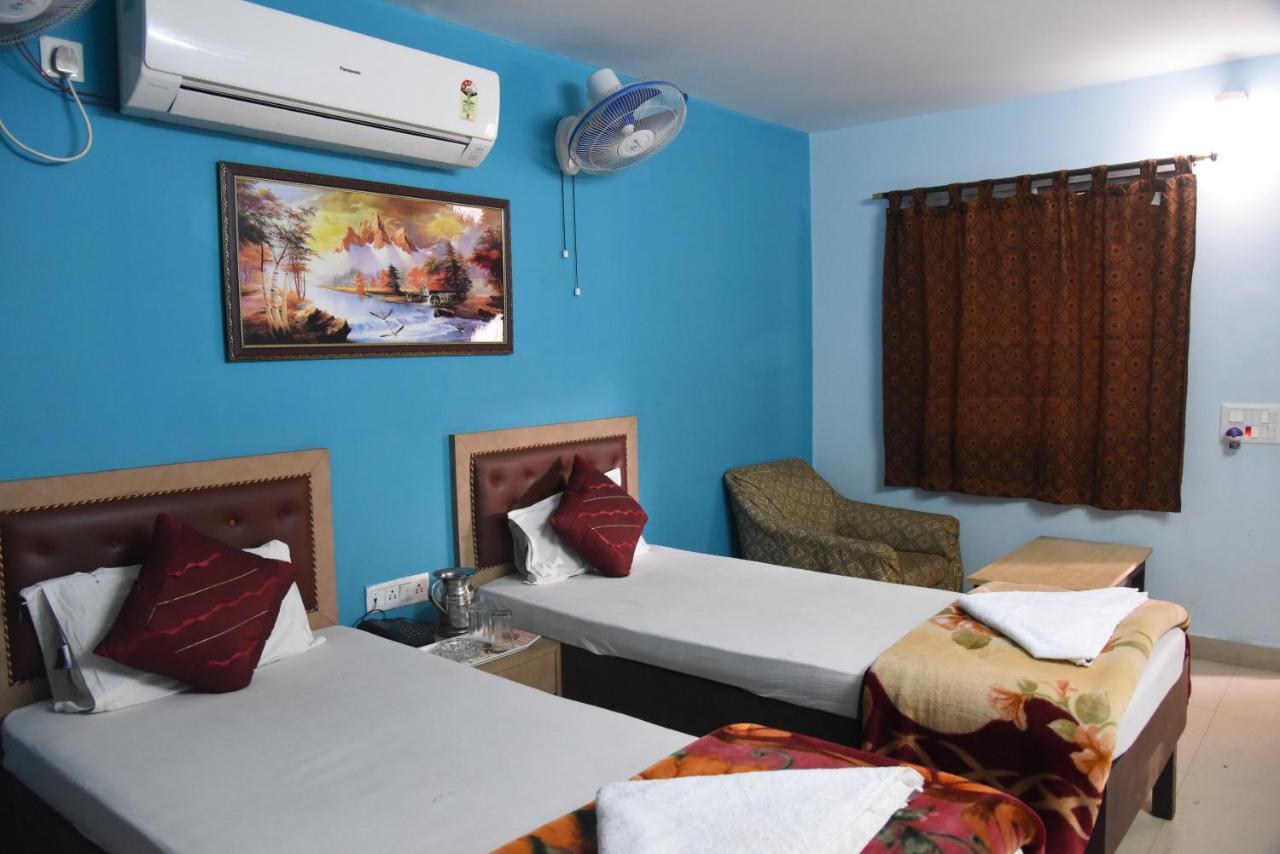 Natraj Hotel Darbhanga ภายนอก รูปภาพ